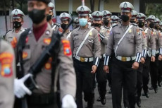 Usia Pensiun Polisi...