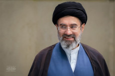 Di Mana Mojtaba Khamenei...