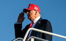 5 Alasan Trump Ingin...