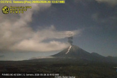 Gunung Semeru Erupsi,...