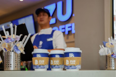 Racikan Es Kopi Kekinian...