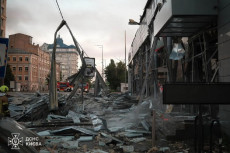 Rusia Ngamuk Bombardir...