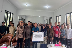 Mahasiswa hingga Dosen...