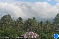 Gunung Dukono Erupsi...