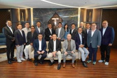 Ini Susunan Direksi...