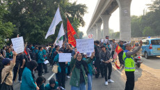 Mahasiswa UNJ Beraksi,...