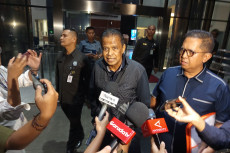 Fuad Hasan Absen karena...