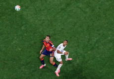 Kejutan, Spanyol Ditahan...