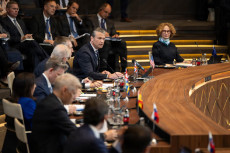 Menteri Perang AS Kecam...