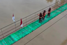 5.000 Jembatan Gantung...
