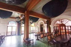 Mencicipi Lima Abad...