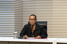 Menhut Akui Terima Amplop...
