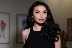 Manohara Tolak Flexing,...