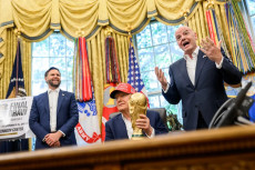 Trump Bela Intervensinya...