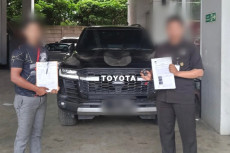 Penampakan Land Cruiser...