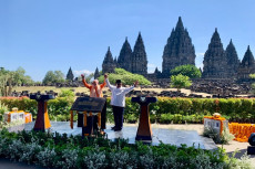 Kunjungi Candi Prambanan,...