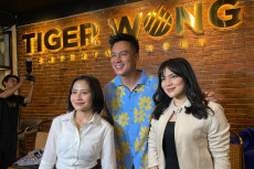 Prilly Latuconsina Rela...
