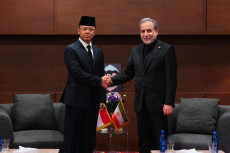 Sugiono Bertemu Menlu...