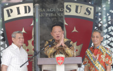 Febrie Adriansyah Dicegah...