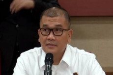 Profil Irjen Totok Suharyanto,...