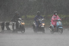 Hujan Deras Guyur Bogor...