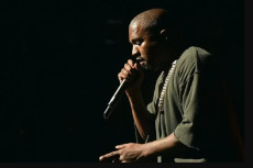 Viral Kabar Kanye West...