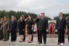 Kim Jong-un Ajak Putrinya...