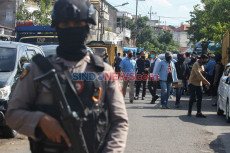 Densus 88 Geledah Gudang...