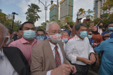 Mantan PM Malaysia Najib...