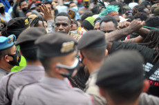 Langgar Prokes, Polisi...
