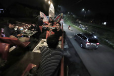 Nongkrong Asik di Coffe...