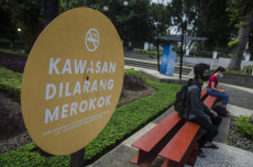 Merokok Sembarangan...