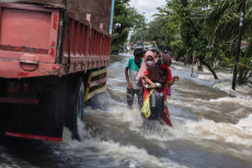 Dampak Banjir Luapan...