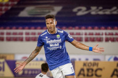 Tampil Perkasa, Persib...