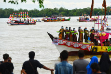 Dongkrak Pariwisata...