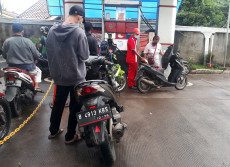 Premium Bakal Dihapus,...