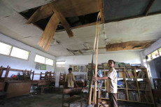Tiga Ruang Kelas dan...