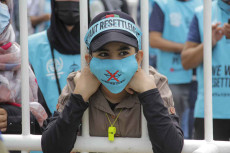 Unjuk Rasa Pengungsi...