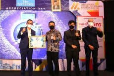 Bank DKI Raih Penghargaan...