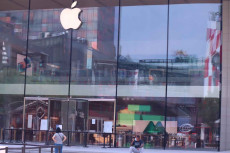 Gerai Terbesar Apple...