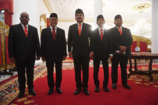 Jokowi Lantik Dua Menteri...