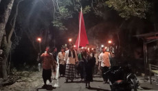 Memperingati Malam Tahun...