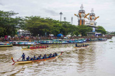 Semarak Lomba Perahu...