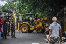 Penertiban Bangunan...