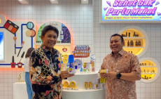 Menikmati Produk dan...