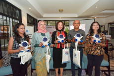 Lewat Unggahan Positif,...