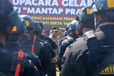 Puluhan Ribu Personel...