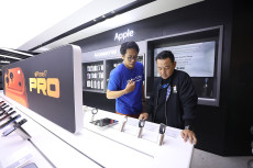 Pengalaman Belanja Premium...