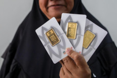 Harga Emas Antam Kembali...