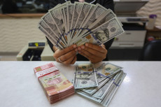 Nilai Tukar Rupiah Menguat...